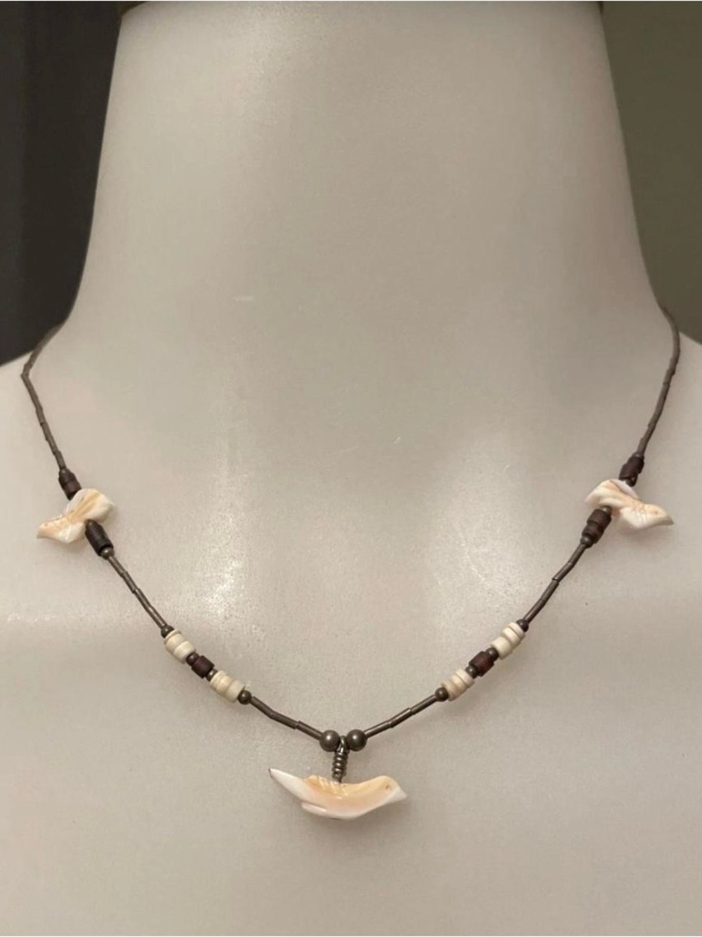 Zuni-Style Fetish Bird Necklace - Cream - 16 inch